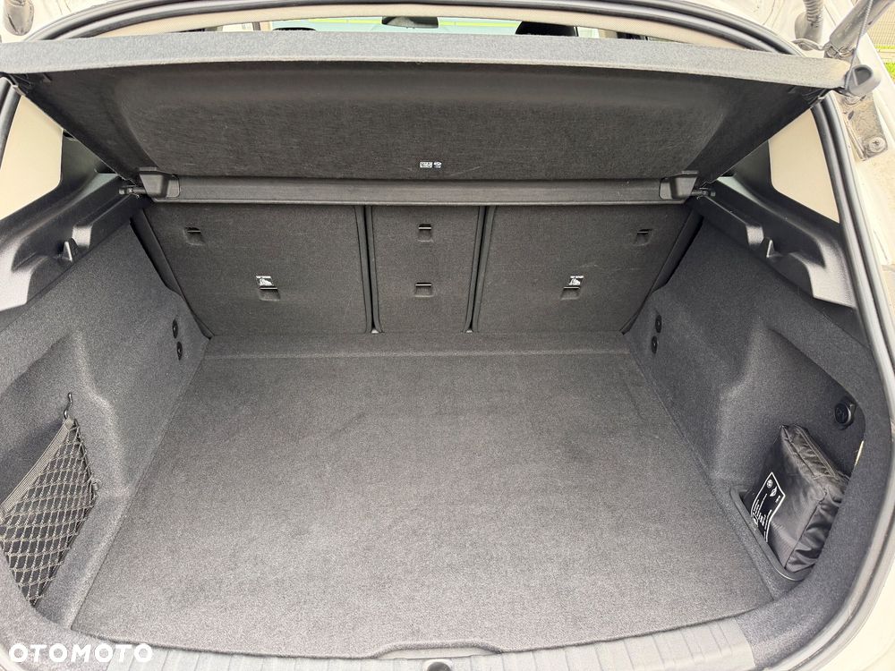 BMW Seria 2 218d sport - 14
