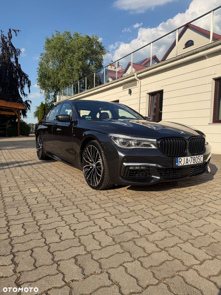 BMW Seria 7 750i xDrive - 2