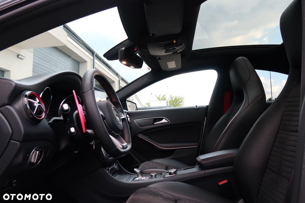 Mercedes-Benz CLA AMG 45 4-Matic - 28