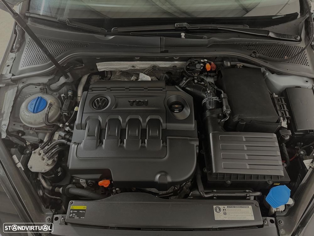 VW Golf 1.6 TDi Highline - 14