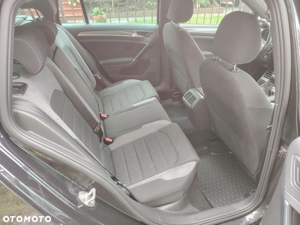 Volkswagen Golf - 14