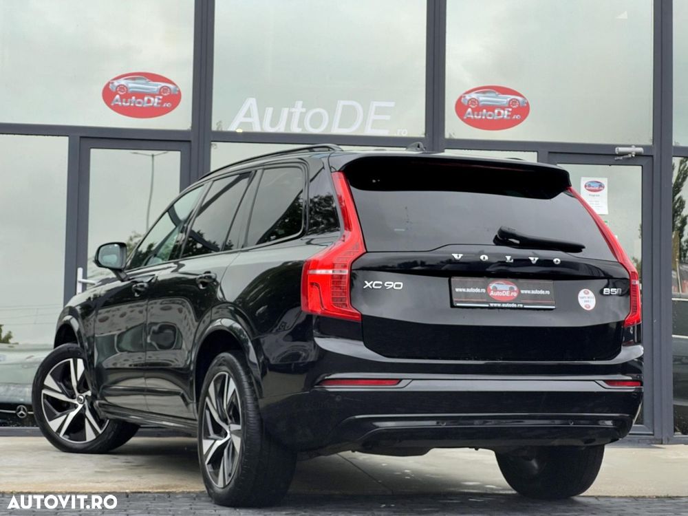 Volvo XC 90 B5 D AWD Plus Dark - 4