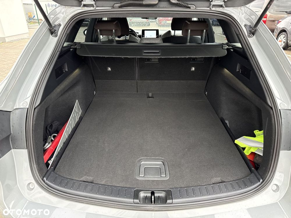 Toyota Corolla 1.8 Hybrid Trek - 11