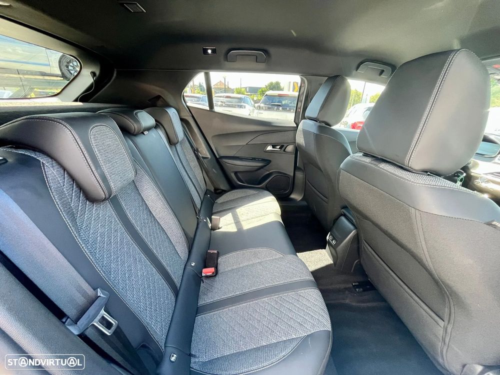 Peugeot 2008 1.2 PureTech Allure Pack - 12