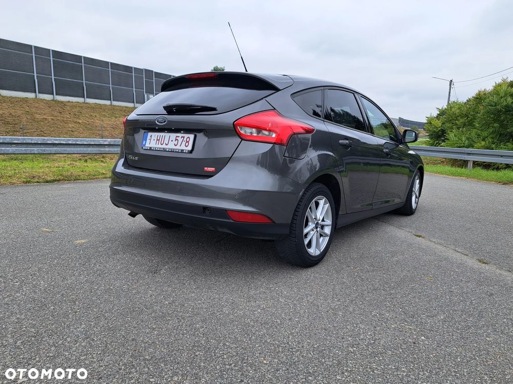 Ford Focus - 32