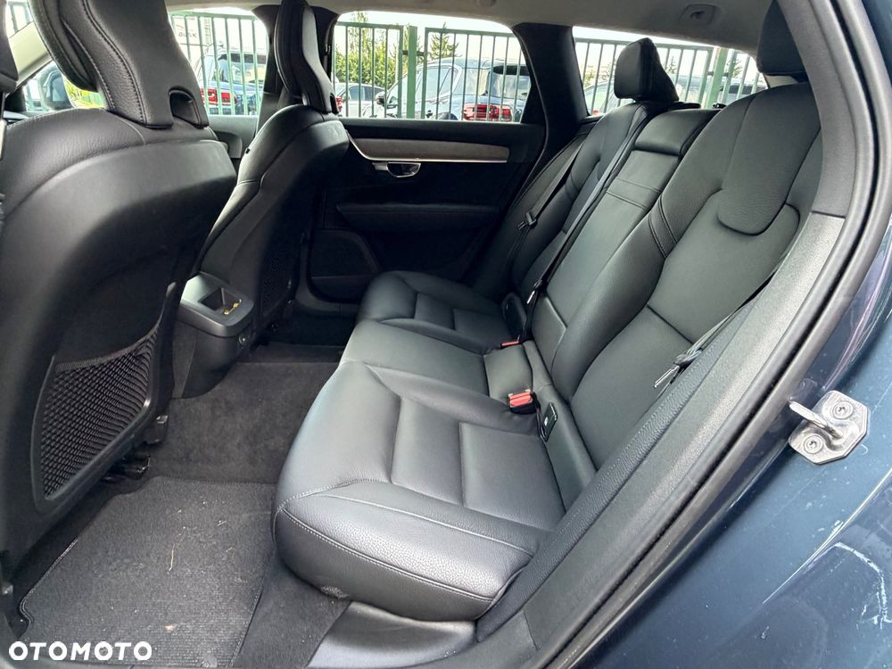 Volvo V90 Cross Country D5 AWD Pro - 19