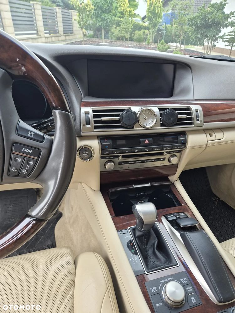 Lexus LS 460 Elite AWD - 16