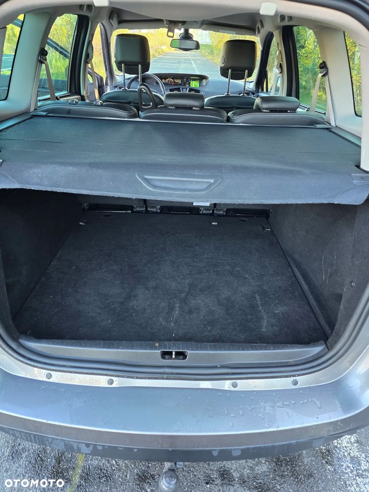 Renault Grand Scenic - 25