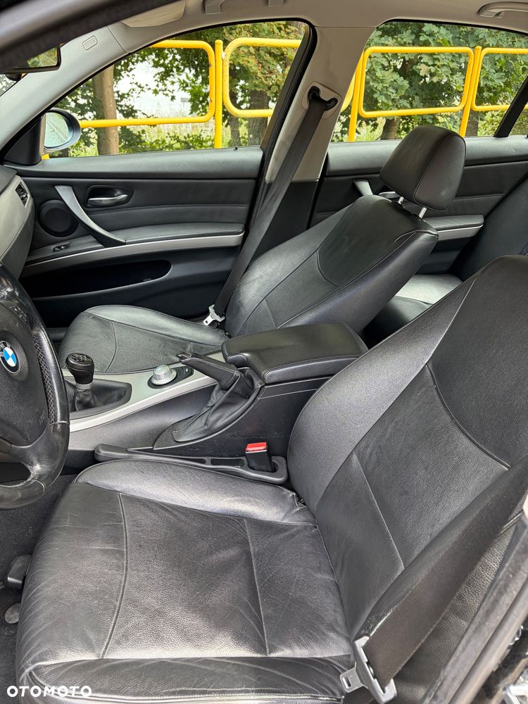 BMW Seria 3 320d - 12