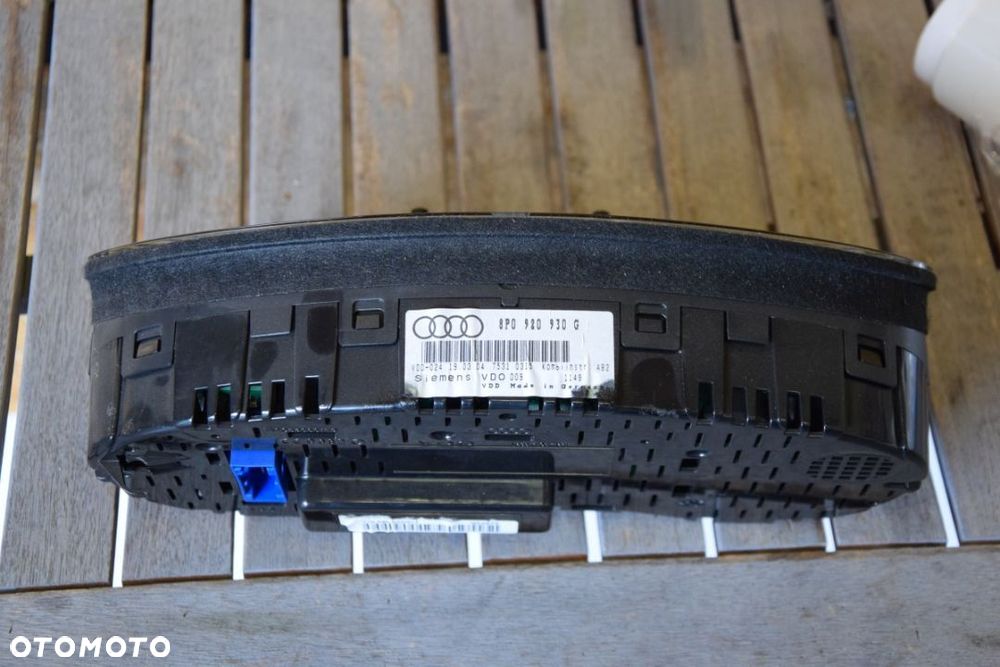 Audi A3 8P benzyna Licznik zegary 8P0920930G 151.000km - 2