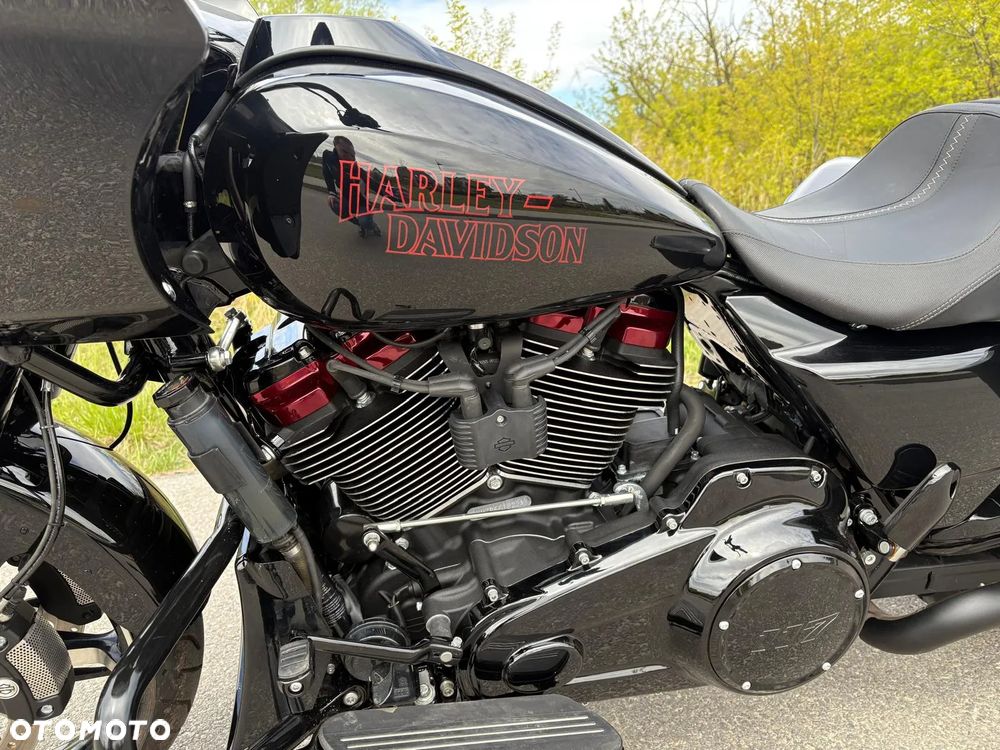 Harley-Davidson Touring Road Glide - 11