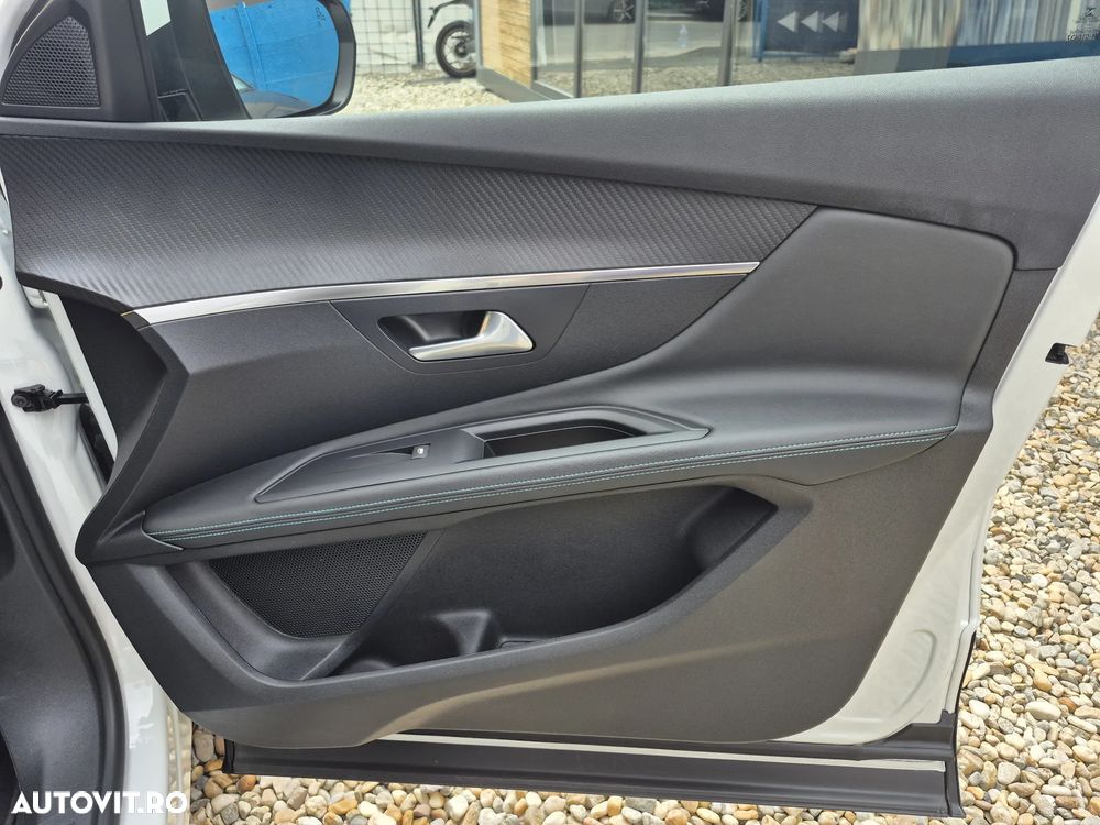 Peugeot 3008 PHEV 180 EAT8 Allure Pack - 33