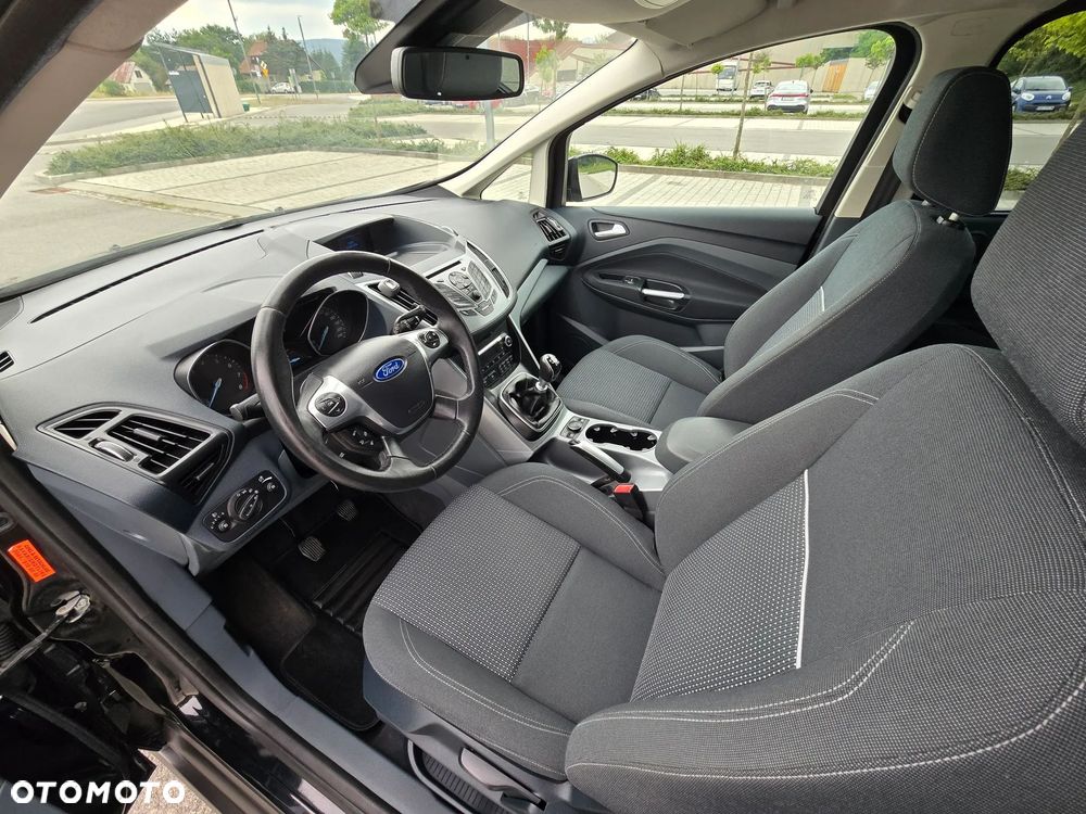Ford Grand C-MAX - 11