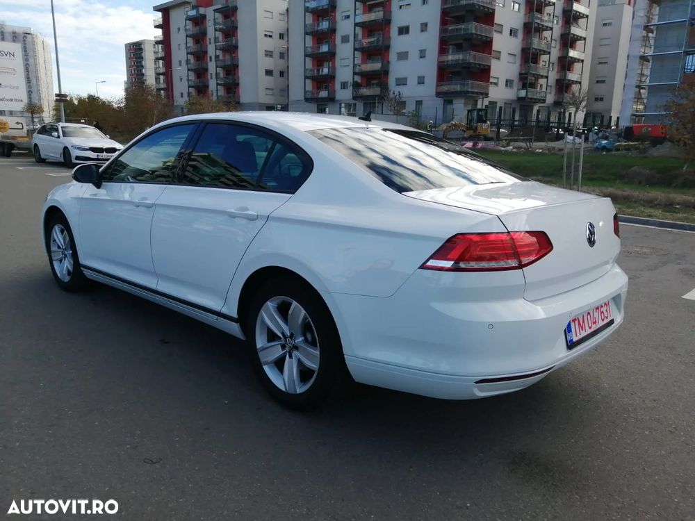 Volkswagen Passat - 4