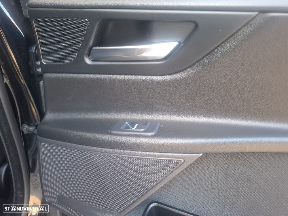 Jaguar XE 2.0 D Prestige Aut. - 40