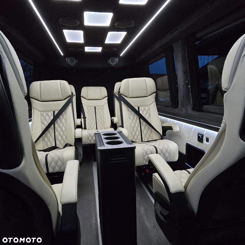 Mercedes-Benz Sprinter - 14