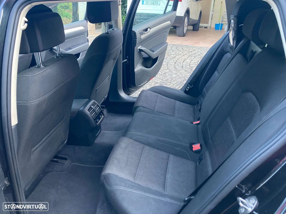 VW Passat Variant 1.6 TDI Confortline DSG - 14