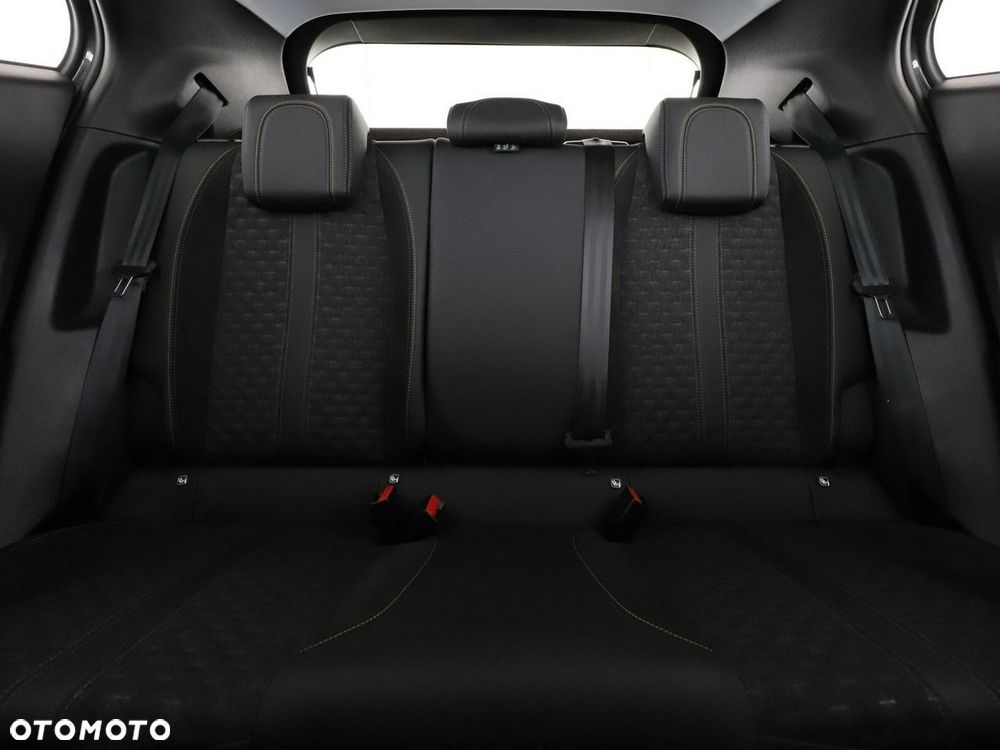 Peugeot 2008 PureTech 130 Allure S&S EAT8 - 19
