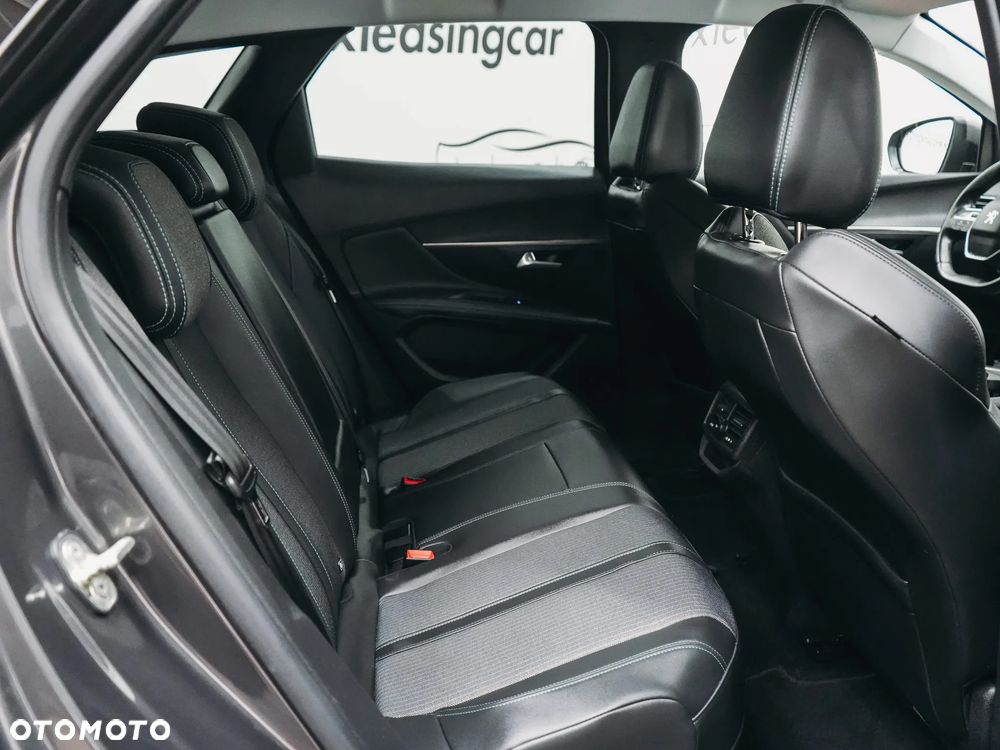 Peugeot 3008 225 e-EAT8 Allure - 33