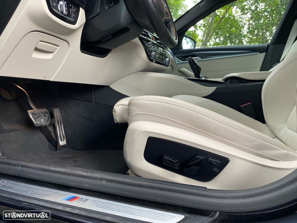 BMW 530 e Pack Desportivo M - 16