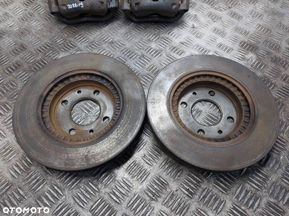 TARCZE HAMULCOWE PRZÓD + KLOCKI + ZACISKI RENAULT KANGOO I FL 1.5 DCI - 2