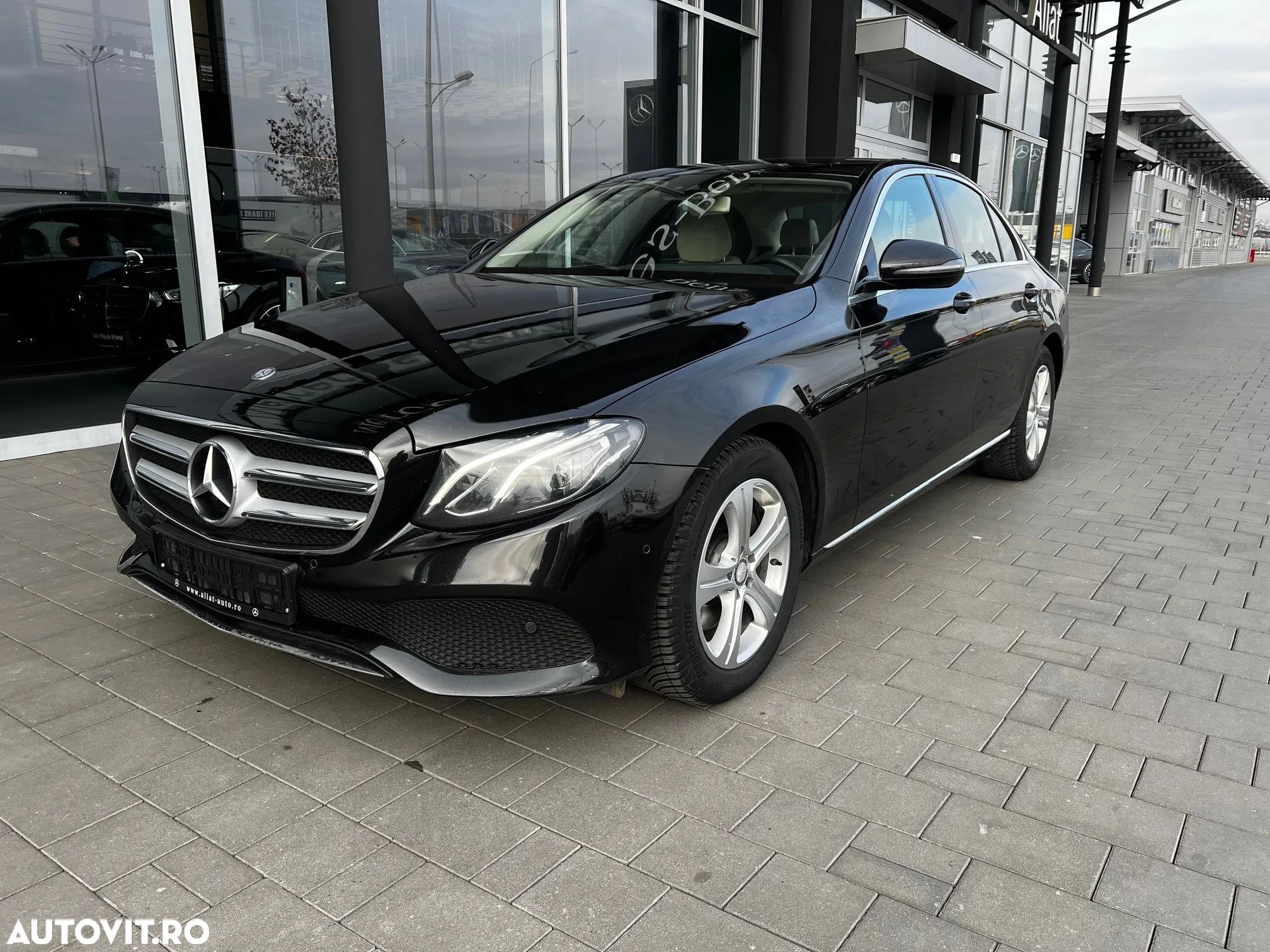 Mercedes-Benz E 220 d 4MATIC Aut. - 1