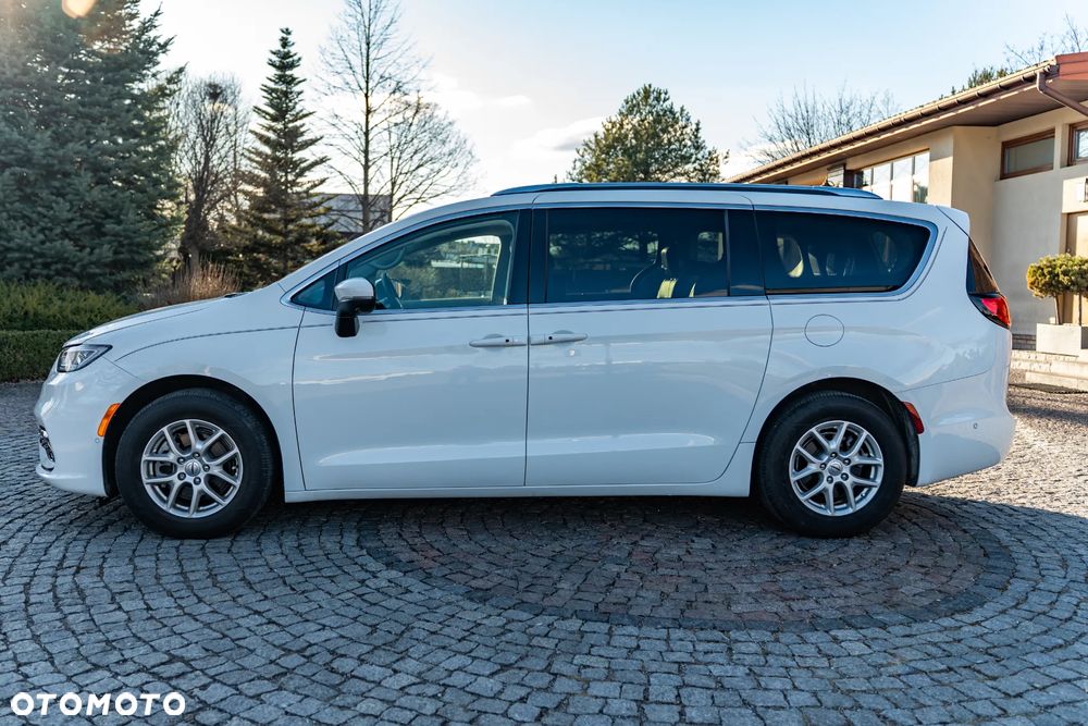 Chrysler Pacifica - 32