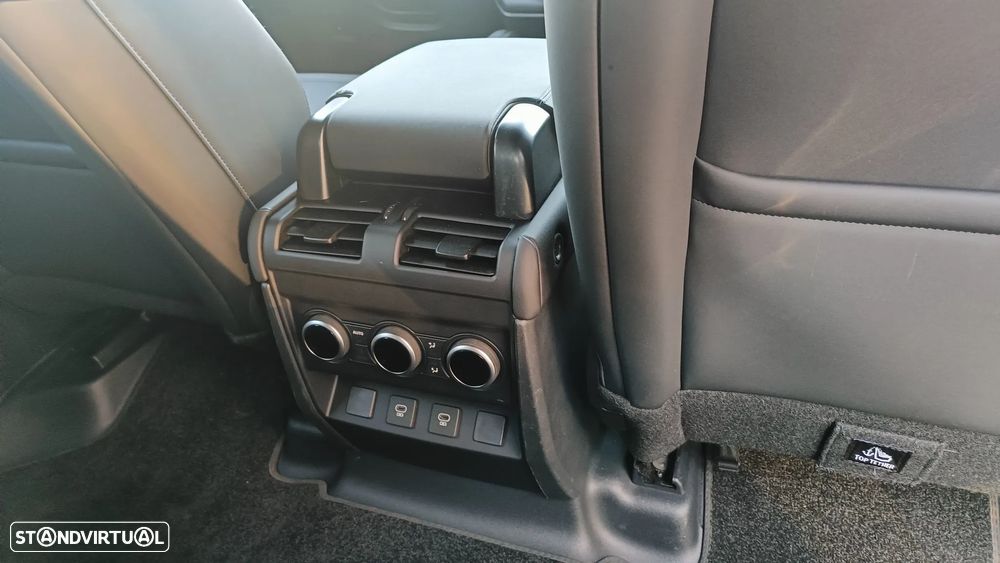 Land Rover Defender 2.0 P300e 110 AWD X-Dynamic SE - 19