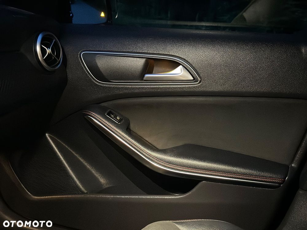 Mercedes-Benz Klasa A 180 (BlueEFFICIENCY) AMG Sport - 18