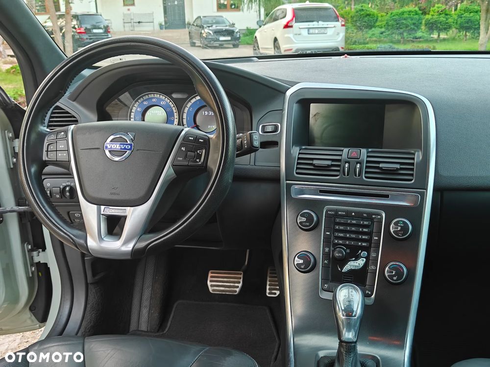 Volvo XC 60 T6 AWD R-Design - 13