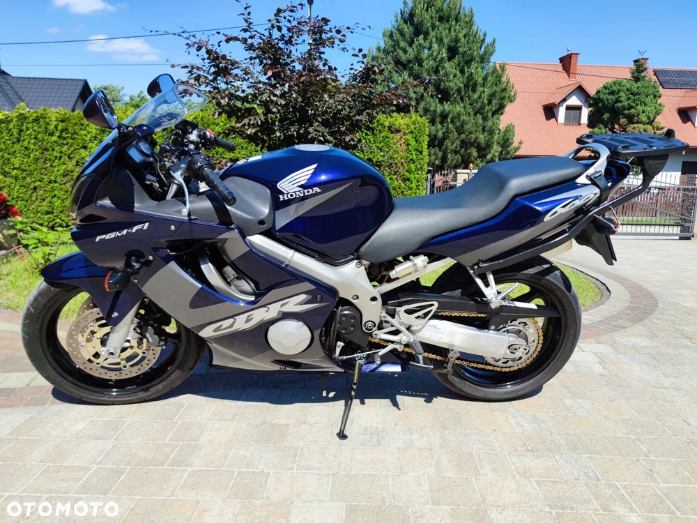 Honda CBR - 3