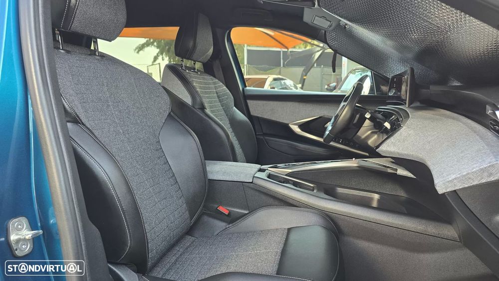 Peugeot 5008 1.2 Hybrid Allure e-DCS6 - 24