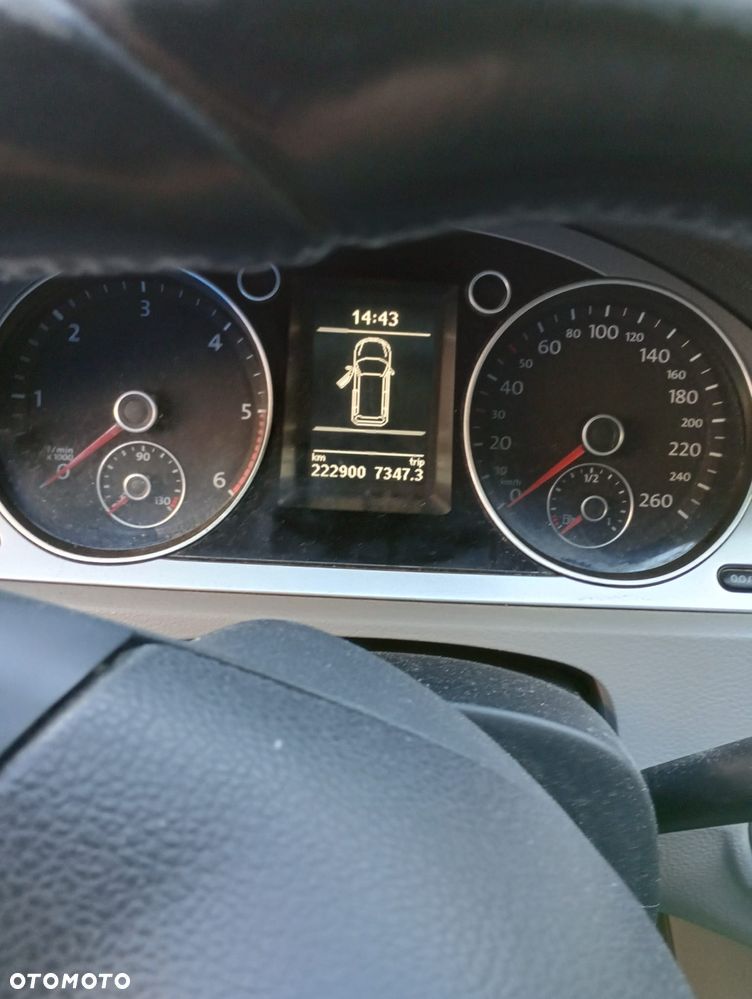 Volkswagen Passat 2.0 TDI Comfortline - 9