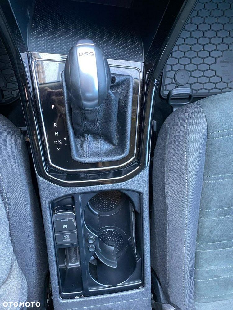 Volkswagen Touran - 13