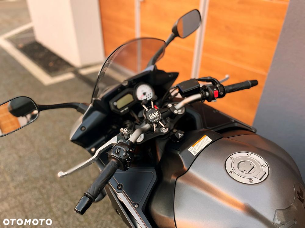 Yamaha FZ8 - 7