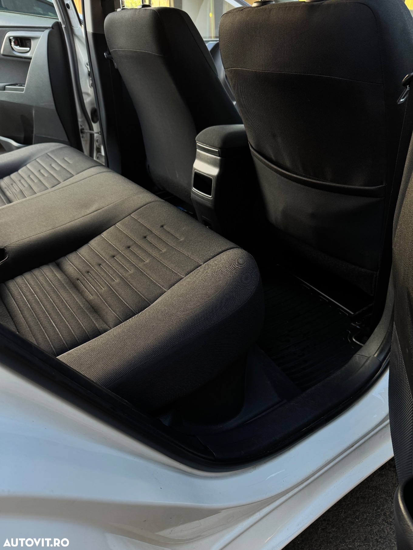 Toyota Auris 1.8 L VVT-i Hybrid Sol - 15