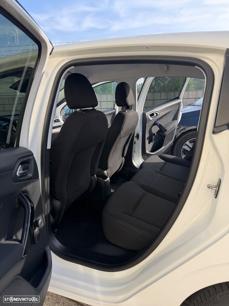 Peugeot 208 1.2 PureTech Style - 15