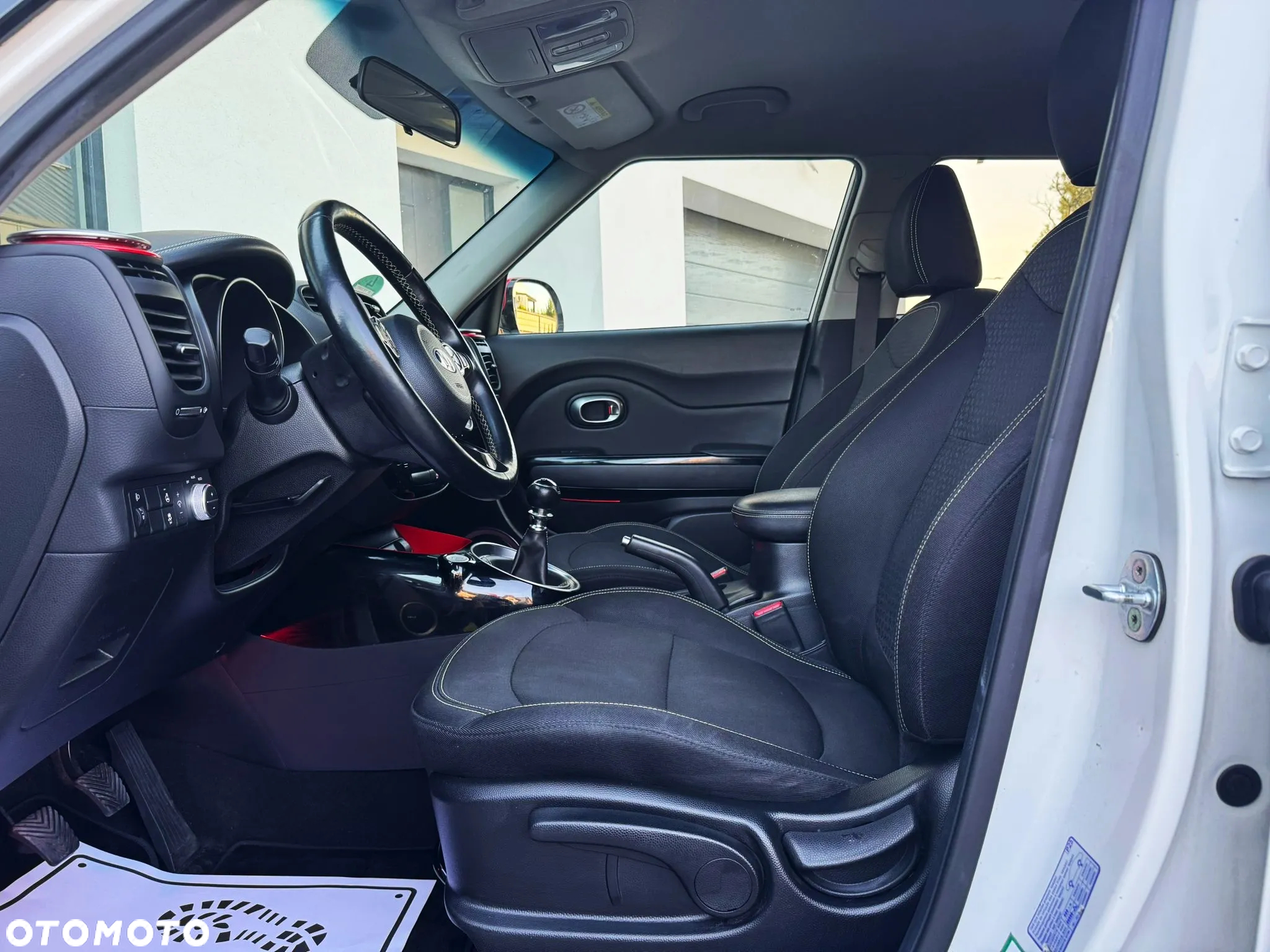 Kia Soul 1.6 GDI White&Red Edition - 23