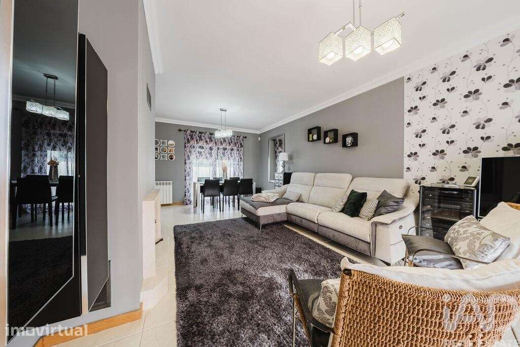 Casa / Villa T4 em Santa Maria, São Pedro e Sobral da Lagoa de 256,00 - Grande imagem: 4/30