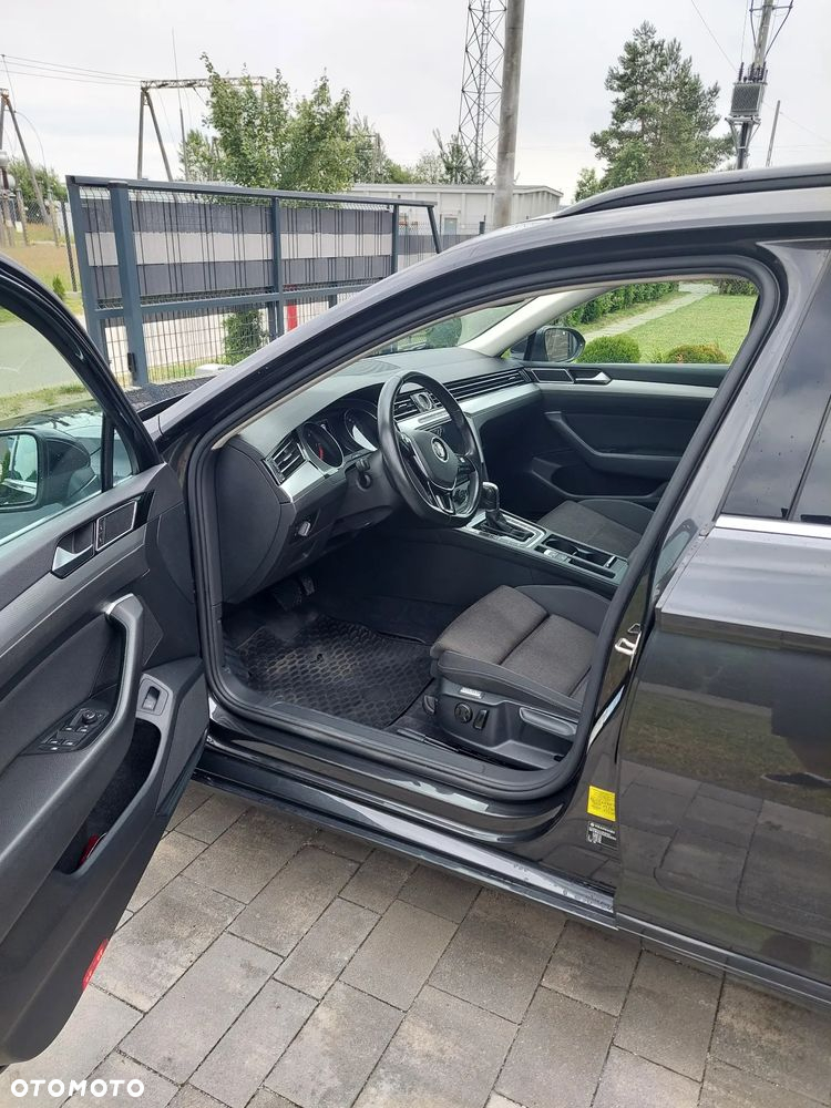 Volkswagen Passat - 4
