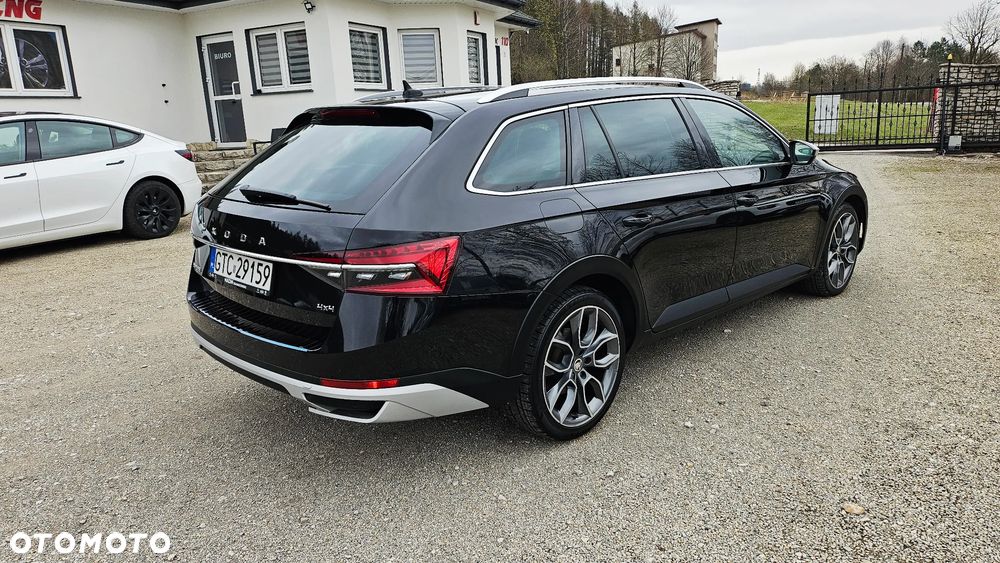 Skoda Superb 2.0 TDI SCR 4x4 Scout DSG - 12