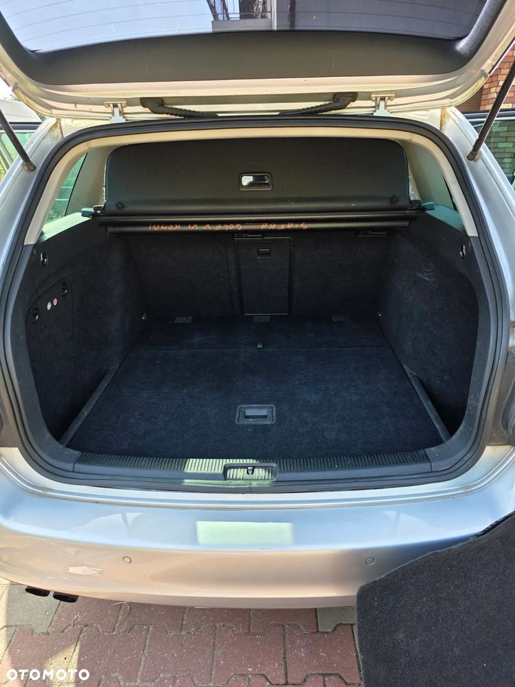 Volkswagen Golf VI 2.0 TDI Comfortline - 10