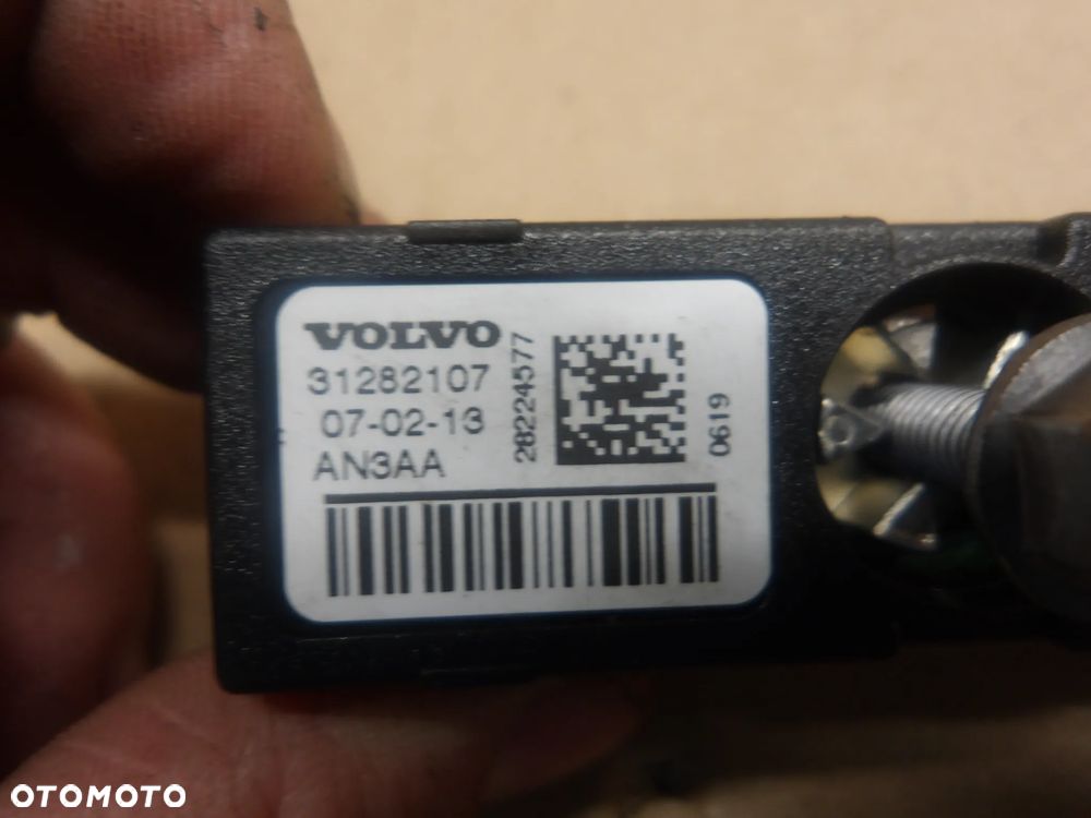 VOLVO V60 1.6TB WZMACNIACZ ANTENY 31282107 - 4