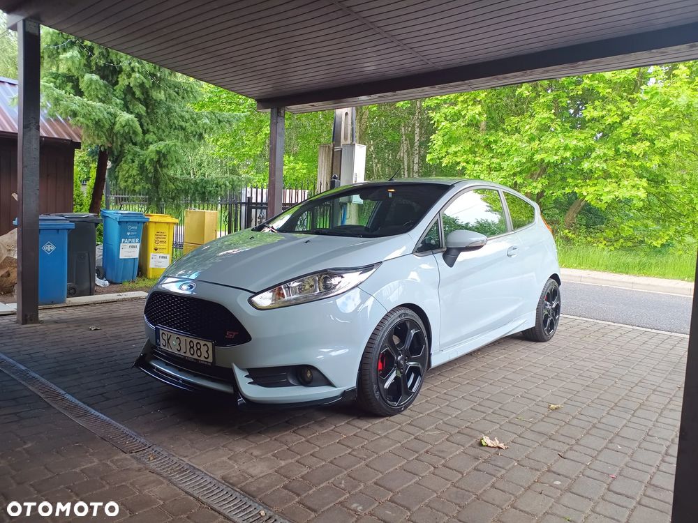 Ford Fiesta - 9