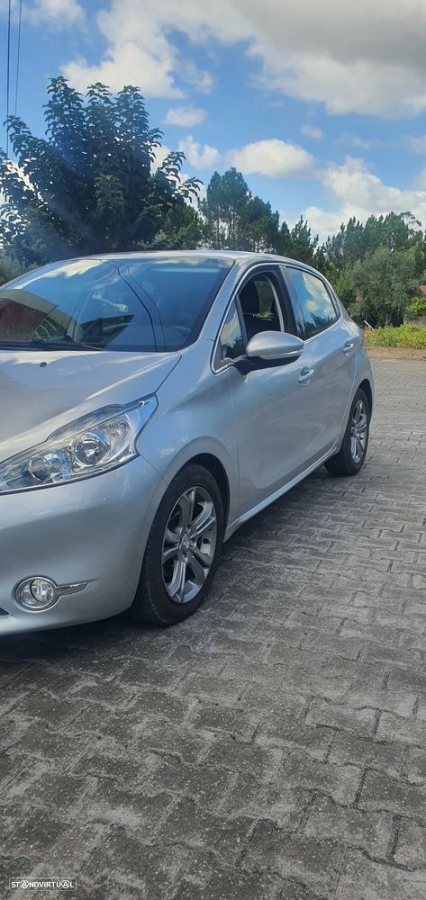 Peugeot 208 e-HDi FAP 92 EGS6 Stop&Start Allure - 8