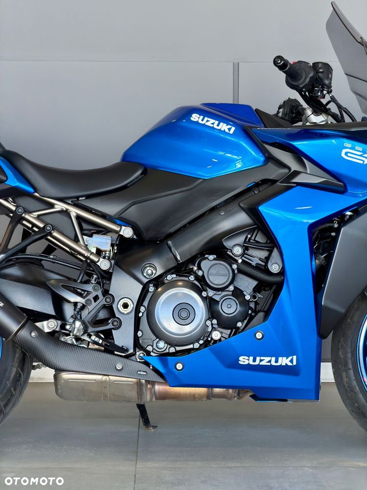 Suzuki GSX 1000 - 19