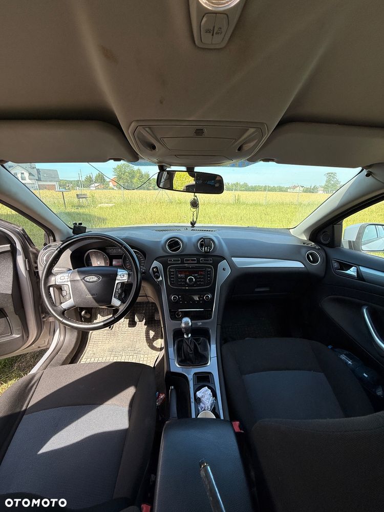 Ford Mondeo 2.0 TDCi Ambiente - 4