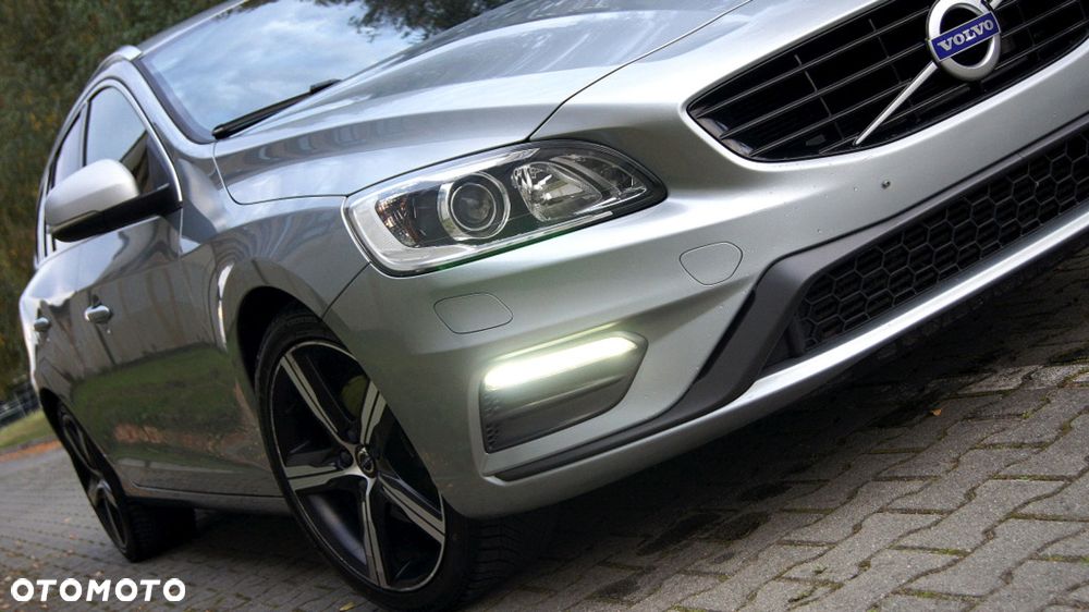 Volvo V60 D3 R-Design - 15