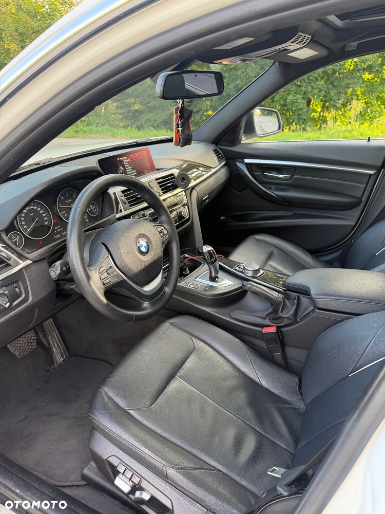 BMW Seria 3 320d xDrive Luxury Line - 15