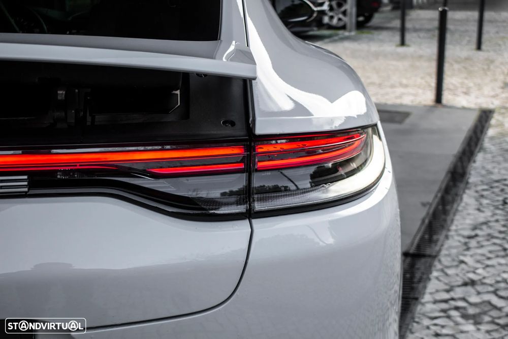 Porsche Panamera 4 E-Hybrid Platinum Edition - 11